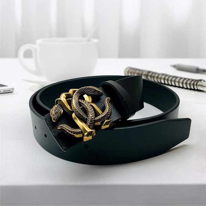 Classic Plain Leather Belt With Engraved Metal Buckle For Unisex-